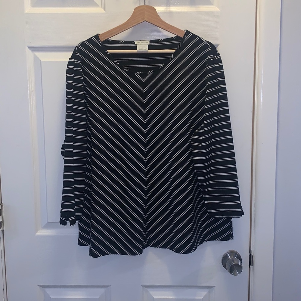 Black and White Striped Long Sleeve Van Heusen T-Shirt